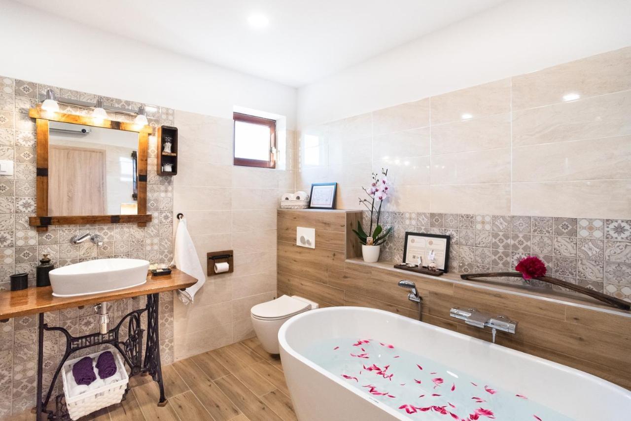 Boutique House Rustikana By Locap Group Nyaraló Izola